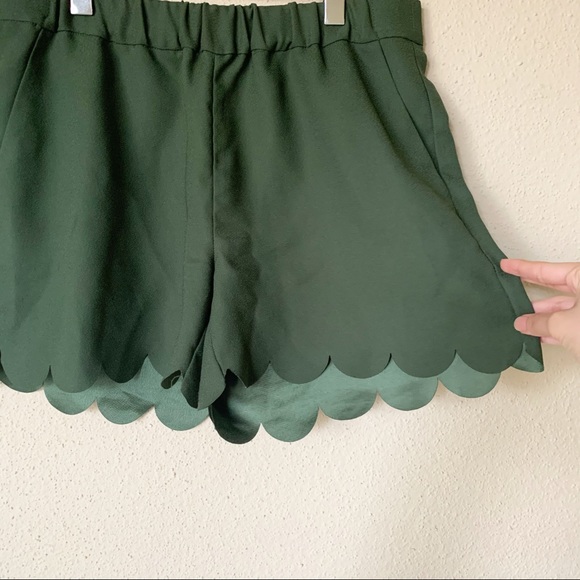 Madewell Scallop-Hem Pull-On Shorts in Army Green - Picture 8 of 10